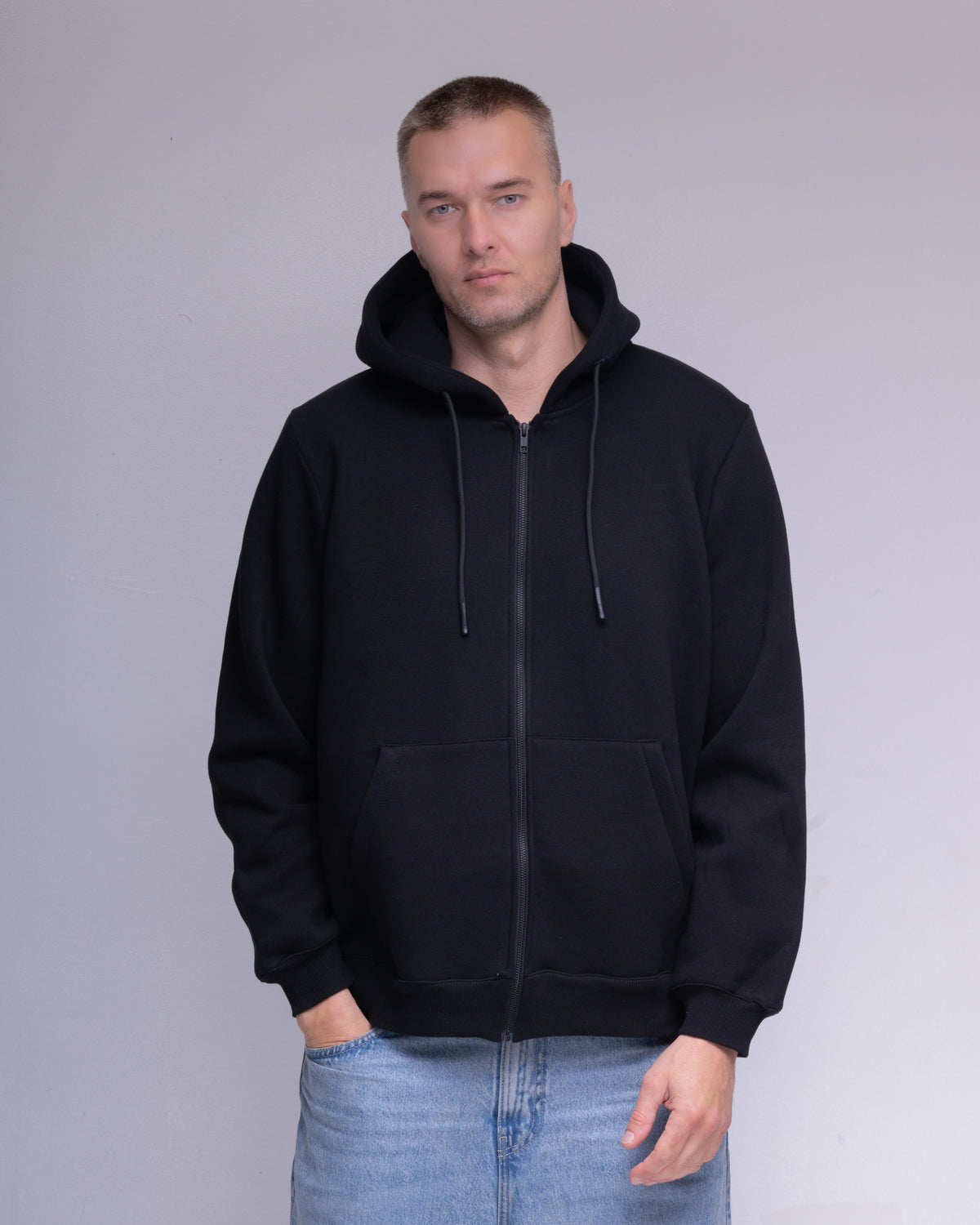 GF06 – Unisex jaka ar rāvējslēdzēju 