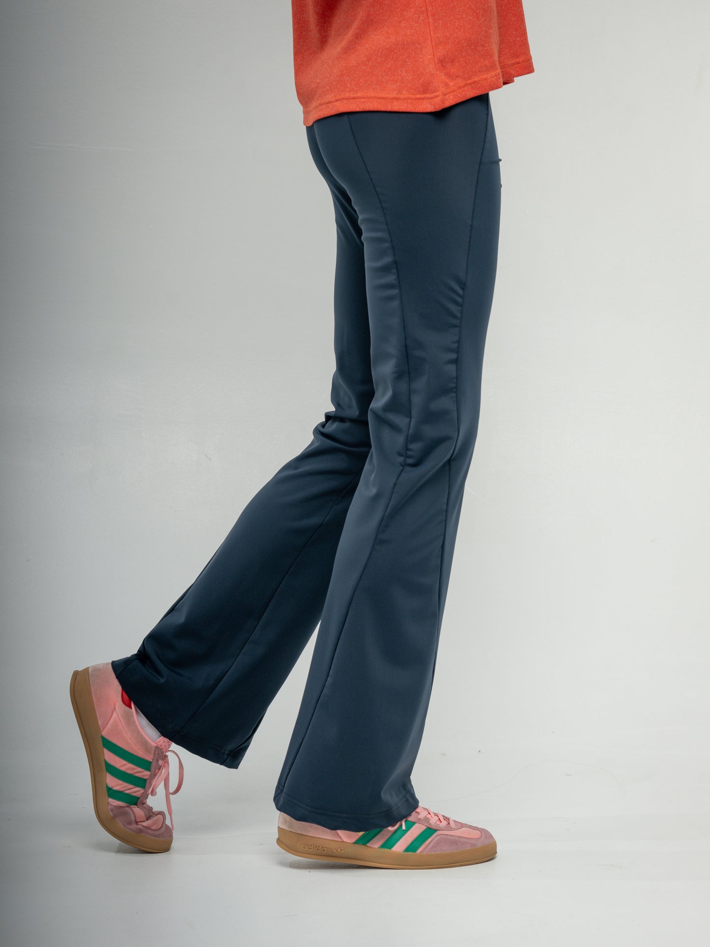 GF21 – Flared Performance Leggings