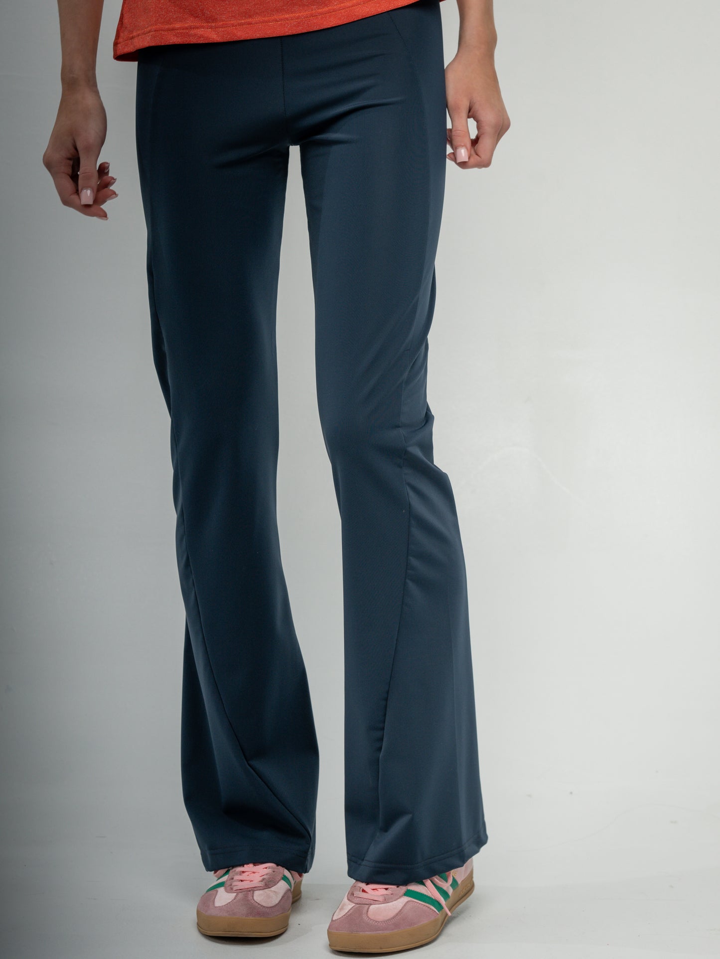 GF21 – Flared Performance Leggings