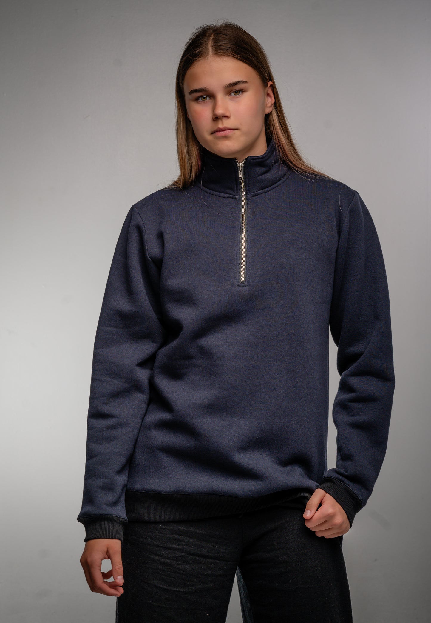 GF90 Klasiskais unisex džemperis ar 1/4 rāvējslēdzēju 