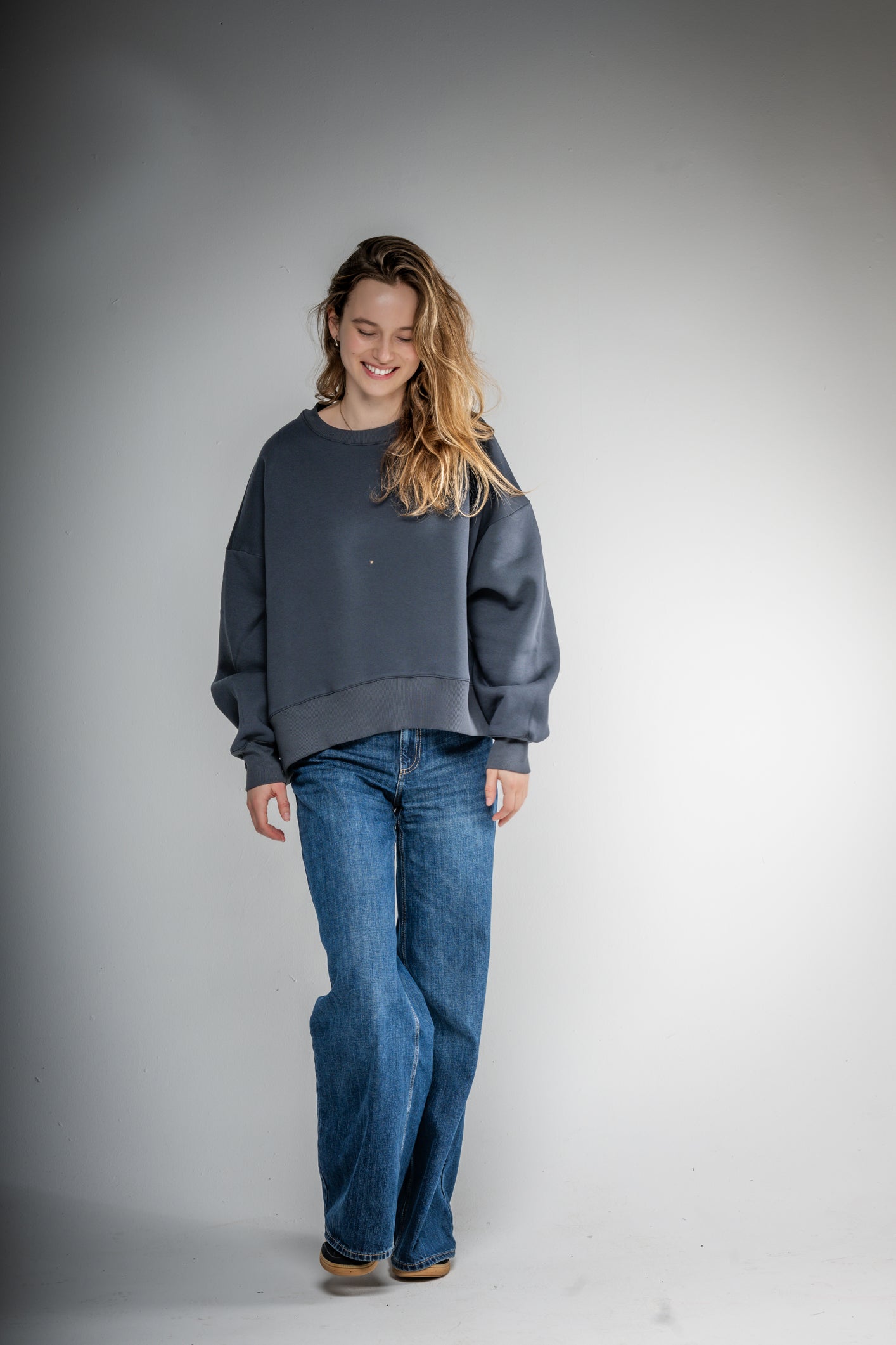 GF13 – Women’s Oversized Sweatshirt