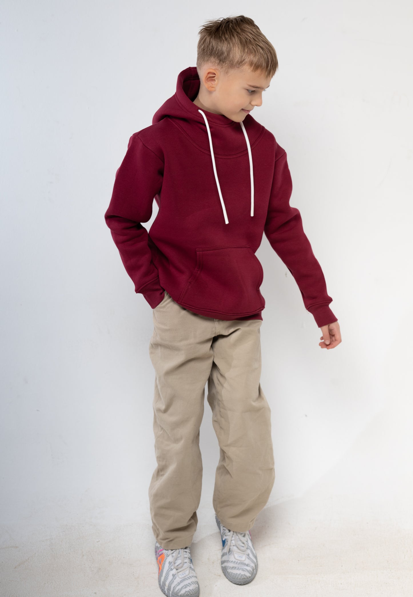 GF27 — bērnu džemperis ar kapuci un augsto apkakli