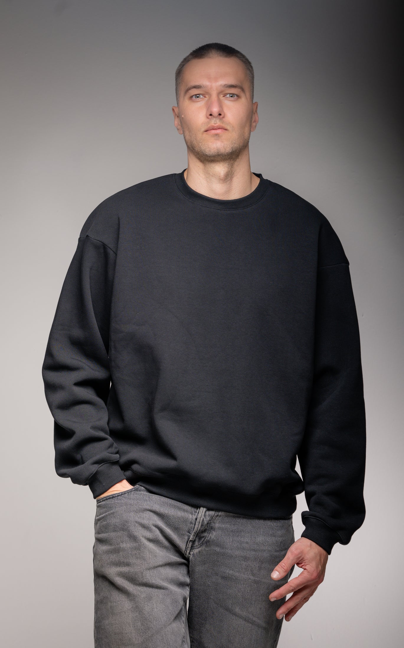 GF10 – Dropped Shoulder Unisex Sweatshirt