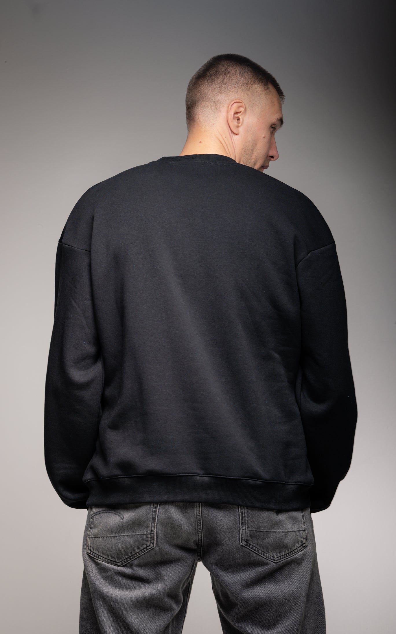 GF10 – Dropped Shoulder Unisex Sweatshirt