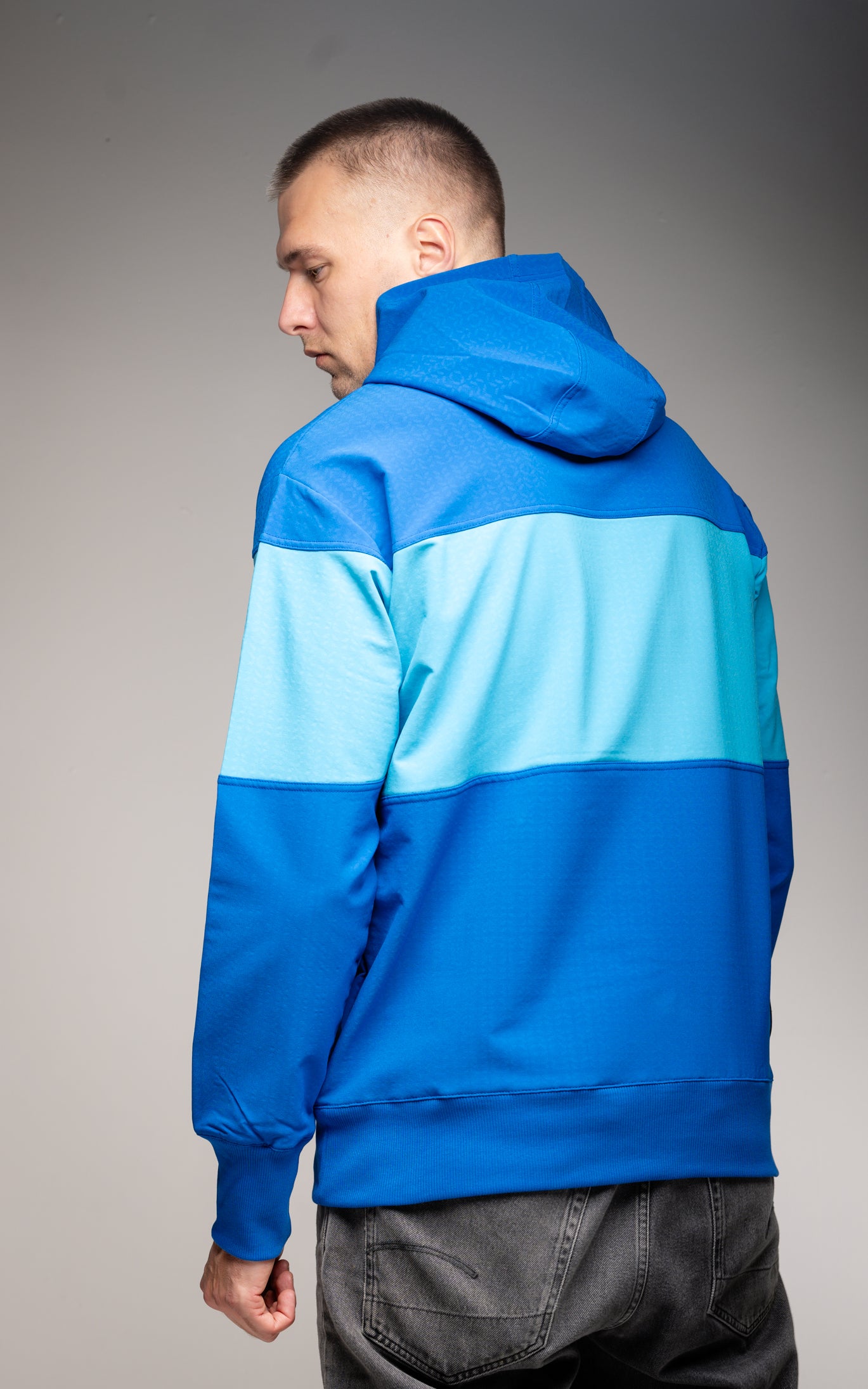 GF25 — Color-Blocked High-Neck Hoodie