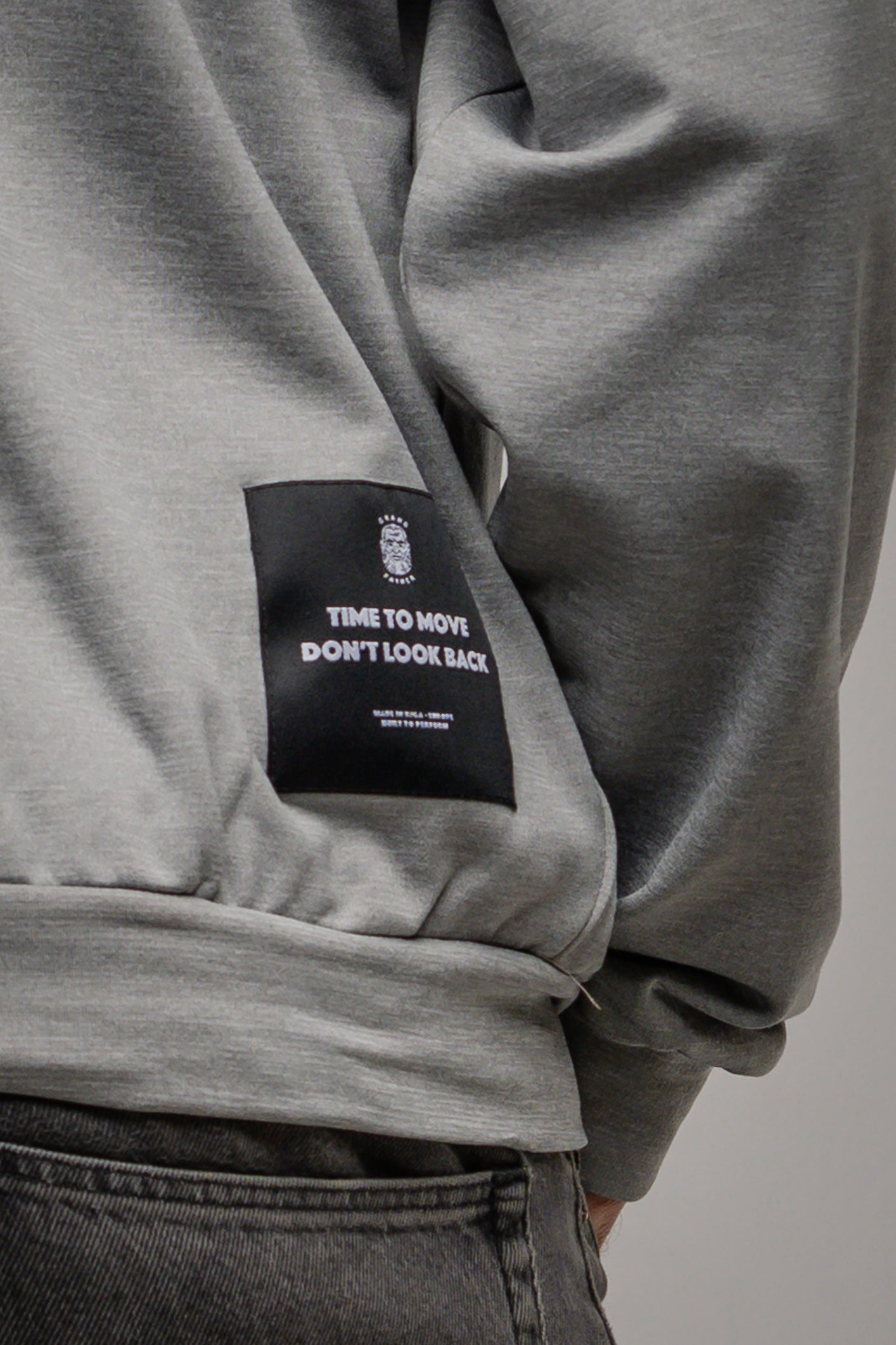 Merino Wool Quarter-Zip Pullover  / M