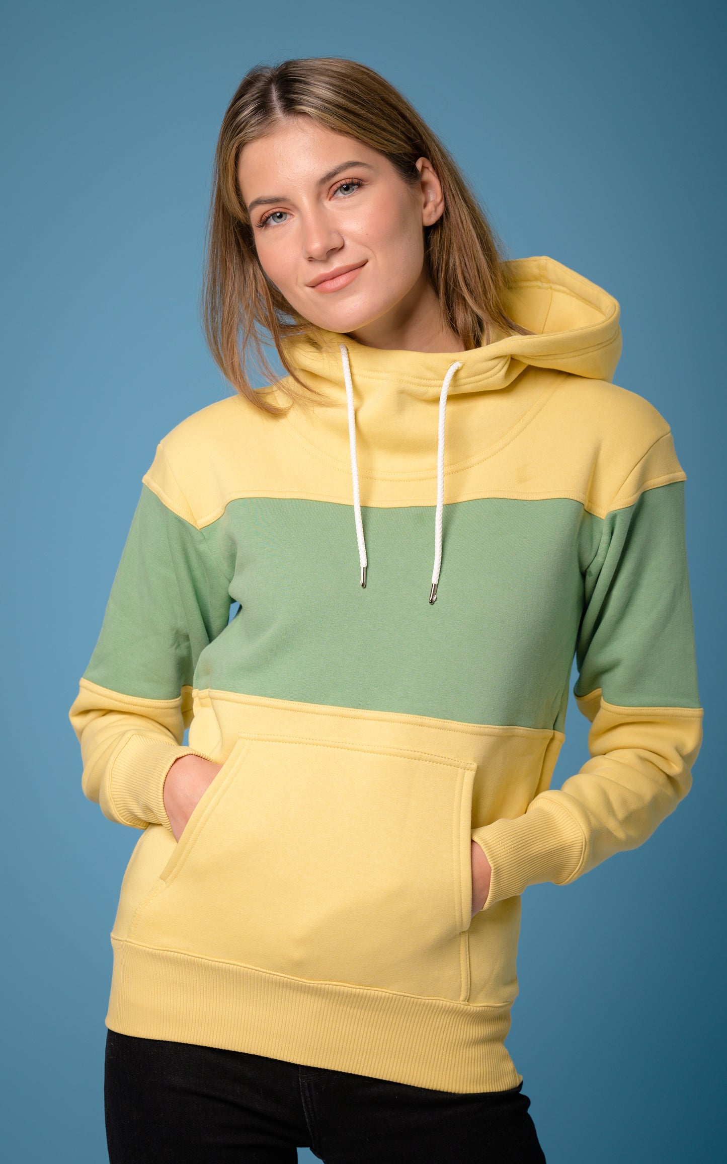 GF25 — Color-Blocked High-Neck Hoodie